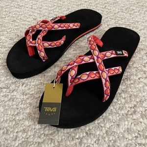 NWT Teva Sandals